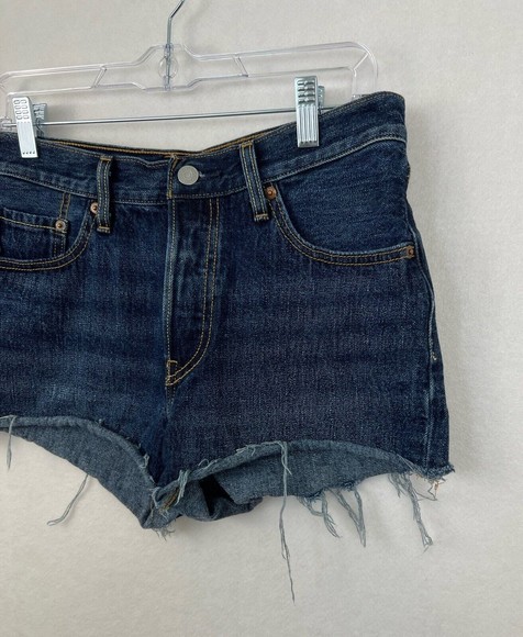 Levis 501 Womens Button-Fly Cut-Off Dark Denim Jean Shorts Size 28 Measured 30 - Picture 2 of 8